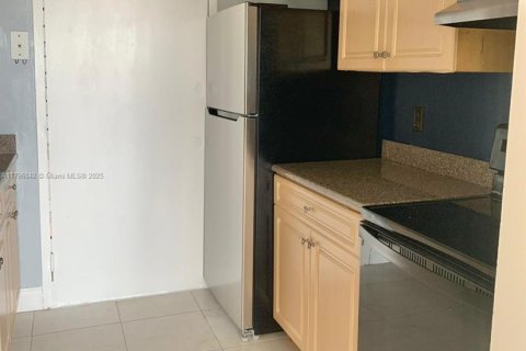 Condominio en alquiler en North Miami, Florida, 2 dormitorios, 89.46 m2 № 1707879 - foto 6