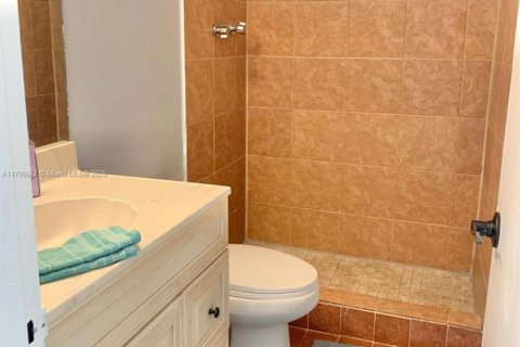 Condominio en alquiler en North Miami, Florida, 2 dormitorios, 89.46 m2 № 1707879 - foto 10