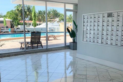 Condominio en alquiler en North Miami, Florida, 2 dormitorios, 89.46 m2 № 1707879 - foto 17