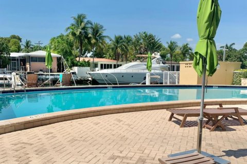 Condominio en alquiler en North Miami, Florida, 2 dormitorios, 89.46 m2 № 1707879 - foto 2