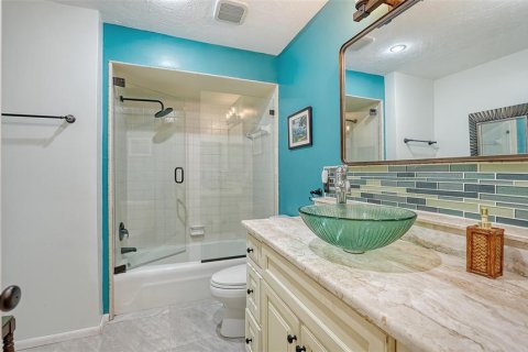 House in Sarasota, Florida 4 bedrooms, 259.2 sq.m. № 1719528 - photo 28