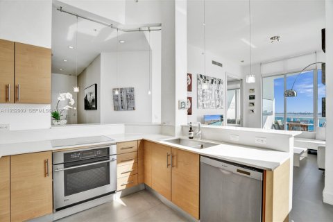 Condo in Miami, Florida, 2 bedrooms № 1991110 - photo 28
