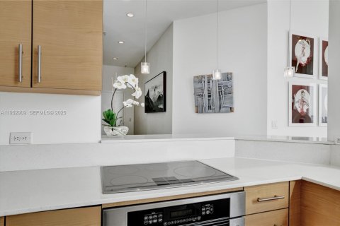 Condo in Miami, Florida, 2 bedrooms № 1991110 - photo 27