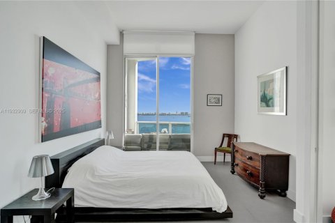 Condo in Miami, Florida, 2 bedrooms № 1991110 - photo 15