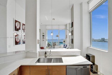 Condo in Miami, Florida, 2 bedrooms № 1991110 - photo 23