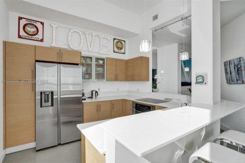 Condo in Miami, Florida, 2 bedrooms № 1991110 - photo 26