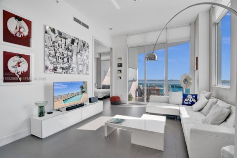 Condo in Miami, Florida, 2 bedrooms № 1991110 - photo 5