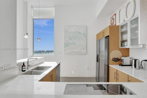 Condo in Miami, Florida, 2 bedrooms № 1991110 - photo 24