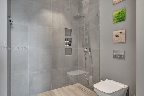 Condo in Miami, Florida, 2 bedrooms № 1991110 - photo 20