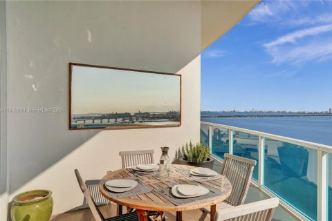 Condo in Miami, Florida, 2 bedrooms № 1991110 - photo 6