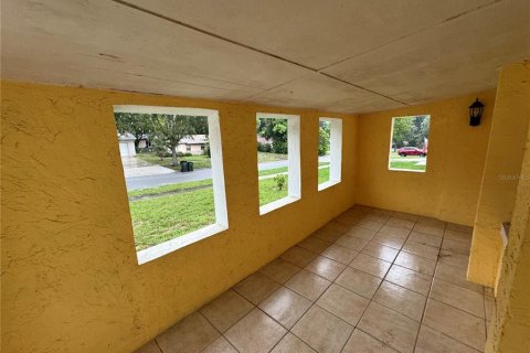 Villa ou maison à louer à Clermont, Floride: 3 chambres, 143.63 m2 № 2388382 - photo 2