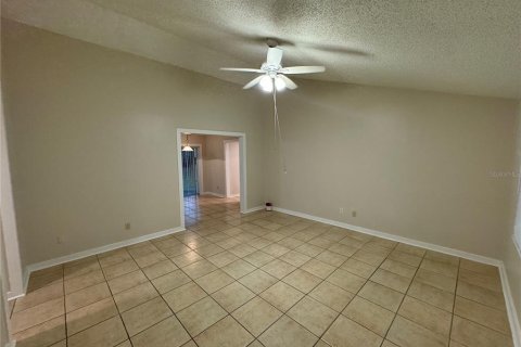 Villa ou maison à louer à Clermont, Floride: 3 chambres, 143.63 m2 № 2388382 - photo 10