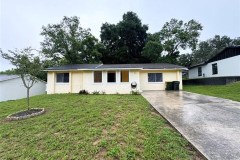 Villa ou maison à Clermont, Floride 3 chambres, 143.63 m2 № 2388382