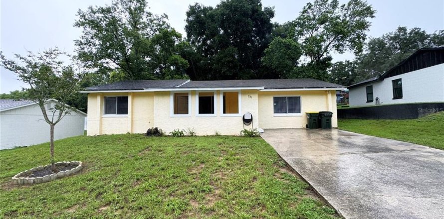 Villa ou maison à Clermont, Floride 3 chambres, 143.63 m2 № 2388382