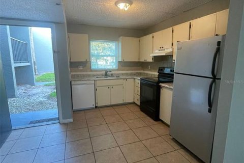 Condo in Tampa, Florida, 1 bedroom  № 2095840 - photo 3