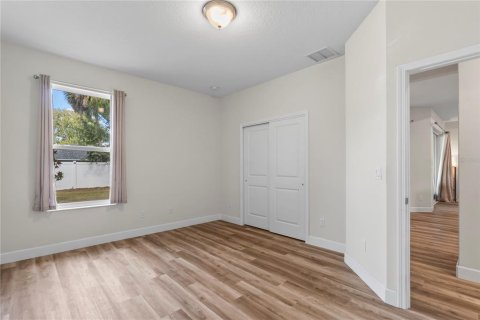 House in Palm Coast, Florida 3 bedrooms, 196.67 sq.m. № 2238133 - photo 24