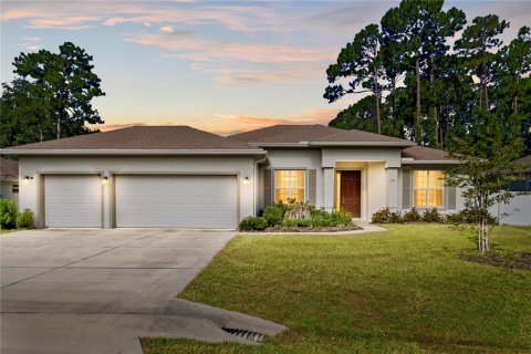 House in Palm Coast, Florida 3 bedrooms, 196.67 sq.m. № 2238133