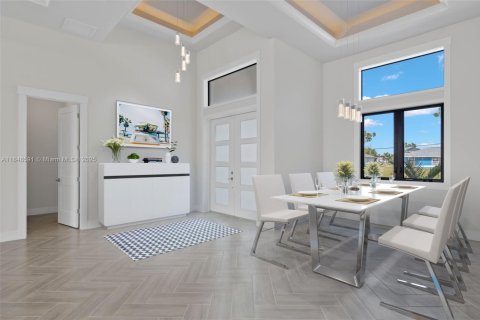 Casa en venta en Cape Coral, Florida, 4 dormitorios, 317.91 m2 № 2034316 - foto 2
