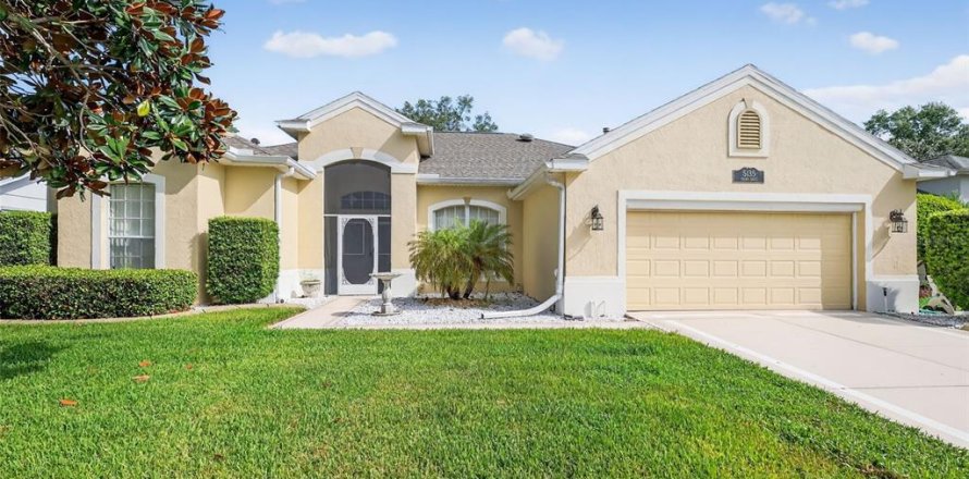 Villa ou maison à Leesburg, Floride 3 chambres, 190.91 m2 № 1919439