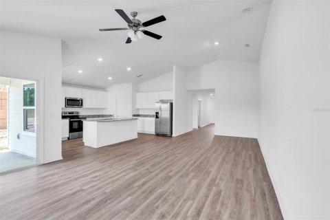 House in Ocala, Florida 5 bedrooms, 156.08 sq.m. № 1820884 - photo 3