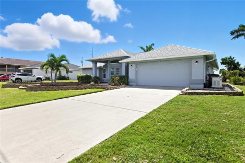 Villa ou maison à vendre à Cape Coral, Floride: 3 chambres № 2253585 - photo 3