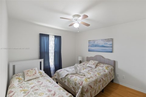Villa ou maison à vendre à Cape Coral, Floride: 3 chambres № 2253585 - photo 22