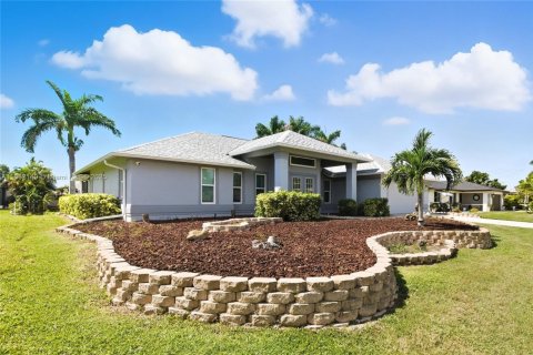 Villa ou maison à vendre à Cape Coral, Floride: 3 chambres № 2253585 - photo 2