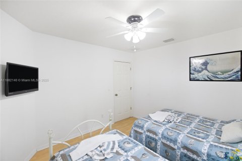 Villa ou maison à vendre à Cape Coral, Floride: 3 chambres № 2253585 - photo 27