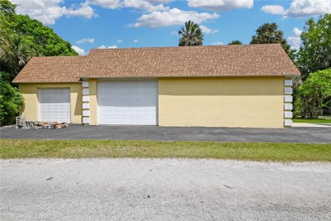 Villa ou maison à vendre à New Smyrna Beach, Floride: 3 chambres, 252.04 m2 № 2101890 - photo 9