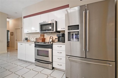 Villa ou maison à vendre à New Smyrna Beach, Floride: 3 chambres, 252.04 m2 № 2101890 - photo 26