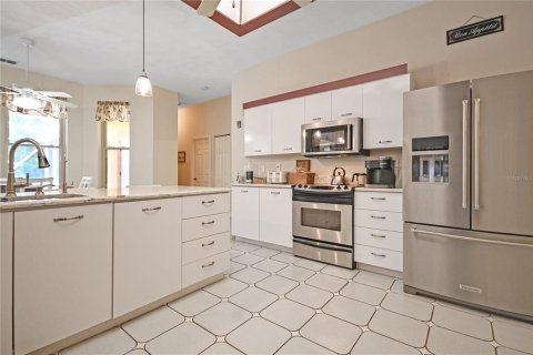 Villa ou maison à vendre à New Smyrna Beach, Floride: 3 chambres, 252.04 m2 № 2101890 - photo 25
