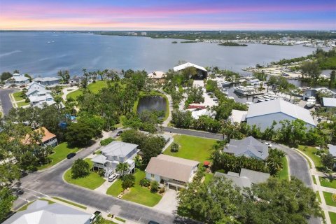 Villa ou maison à vendre à Palmetto, Floride: 4 chambres, 182.83 m2 № 1894339 - photo 2
