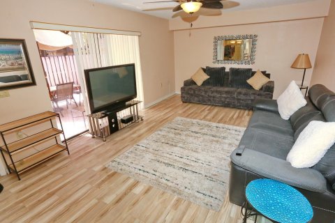 Townhouse in West Palm Beach, Florida 2 bedrooms, 114.83 sq.m. № 2146656 - photo 4