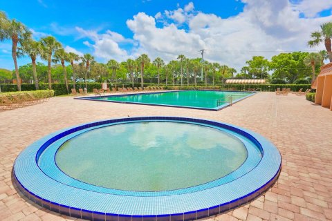 Townhouse in West Palm Beach, Florida 2 bedrooms, 114.83 sq.m. № 2146656 - photo 25