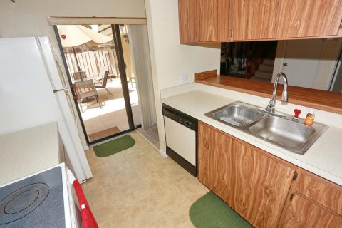 Townhouse in West Palm Beach, Florida 2 bedrooms, 114.83 sq.m. № 2146656 - photo 5