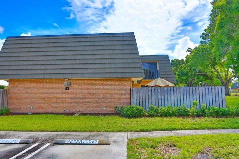 Townhouse in West Palm Beach, Florida 2 bedrooms, 114.83 sq.m. № 2146656 - photo 28