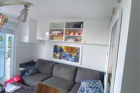 Condo in Hallandale Beach, Florida, 3 bedrooms  № 1960643 - photo 5