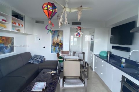 Condo in Hallandale Beach, Florida, 3 bedrooms  № 1960643 - photo 6