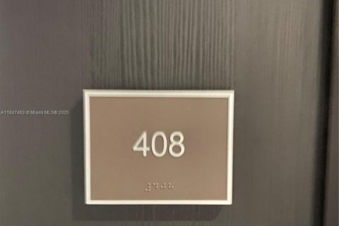 Condo in Hallandale Beach, Florida, 3 bedrooms  № 1960643 - photo 10