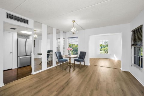 Condo in Clearwater, Florida, 2 bedrooms  № 2376883 - photo 21