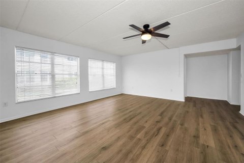 Condo in Clearwater, Florida, 2 bedrooms  № 2376883 - photo 18