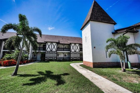 Condo in Clearwater, Florida, 2 bedrooms  № 2376883 - photo 9