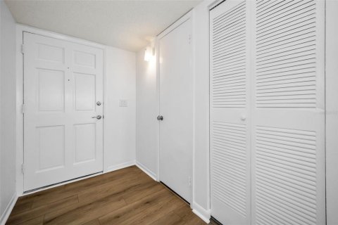 Condo in Clearwater, Florida, 2 bedrooms  № 2376883 - photo 12