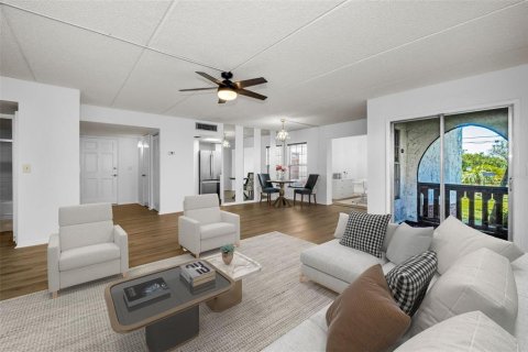 Condo in Clearwater, Florida, 2 bedrooms  № 2376883 - photo 16