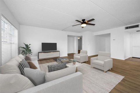 Condo in Clearwater, Florida, 2 bedrooms  № 2376883 - photo 13