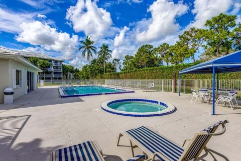 Condominio en alquiler en West Palm Beach, Florida, 2 dormitorios, 128.67 m2 № 1100254 - foto 1