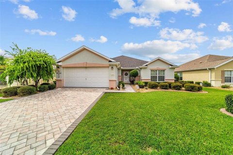 House in Summerfield, Florida 2 bedrooms, 146.32 sq.m. № 1914819 - photo 2