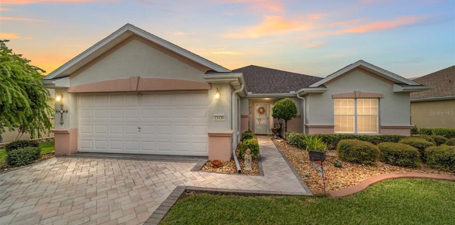 House in Summerfield, Florida 2 bedrooms, 146.32 sq.m. № 1914819