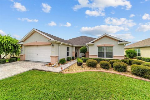 House in Summerfield, Florida 2 bedrooms, 146.32 sq.m. № 1914819 - photo 3