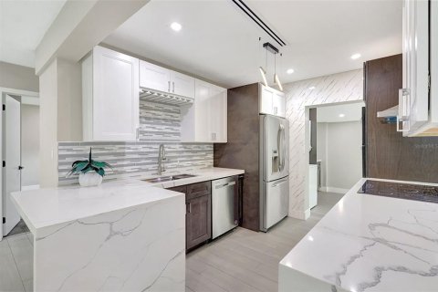 Купить виллу или дом в Сарасота, Флорида 3 комнаты, 184.48м2, № 1835413 - фото 3
